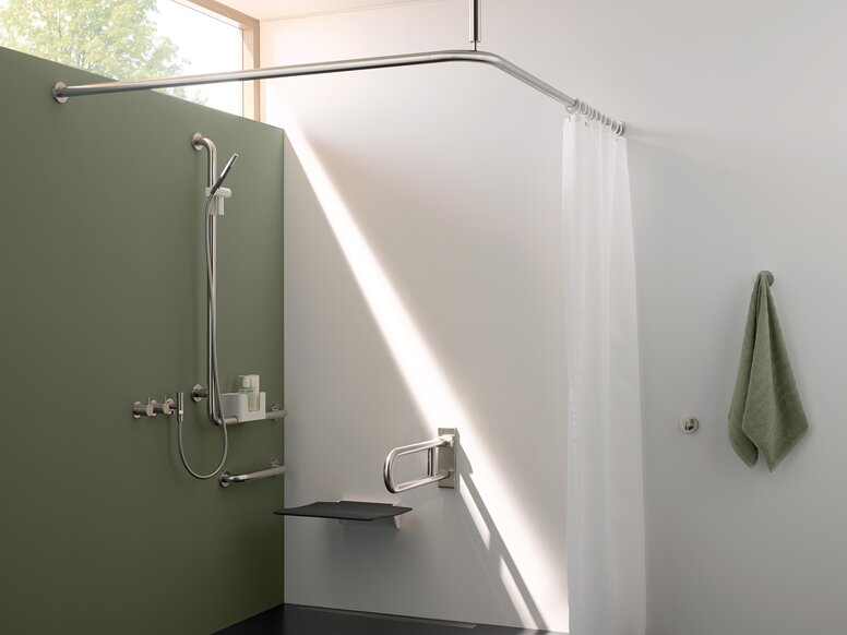 HEWI classic Series 805 Public shower area
