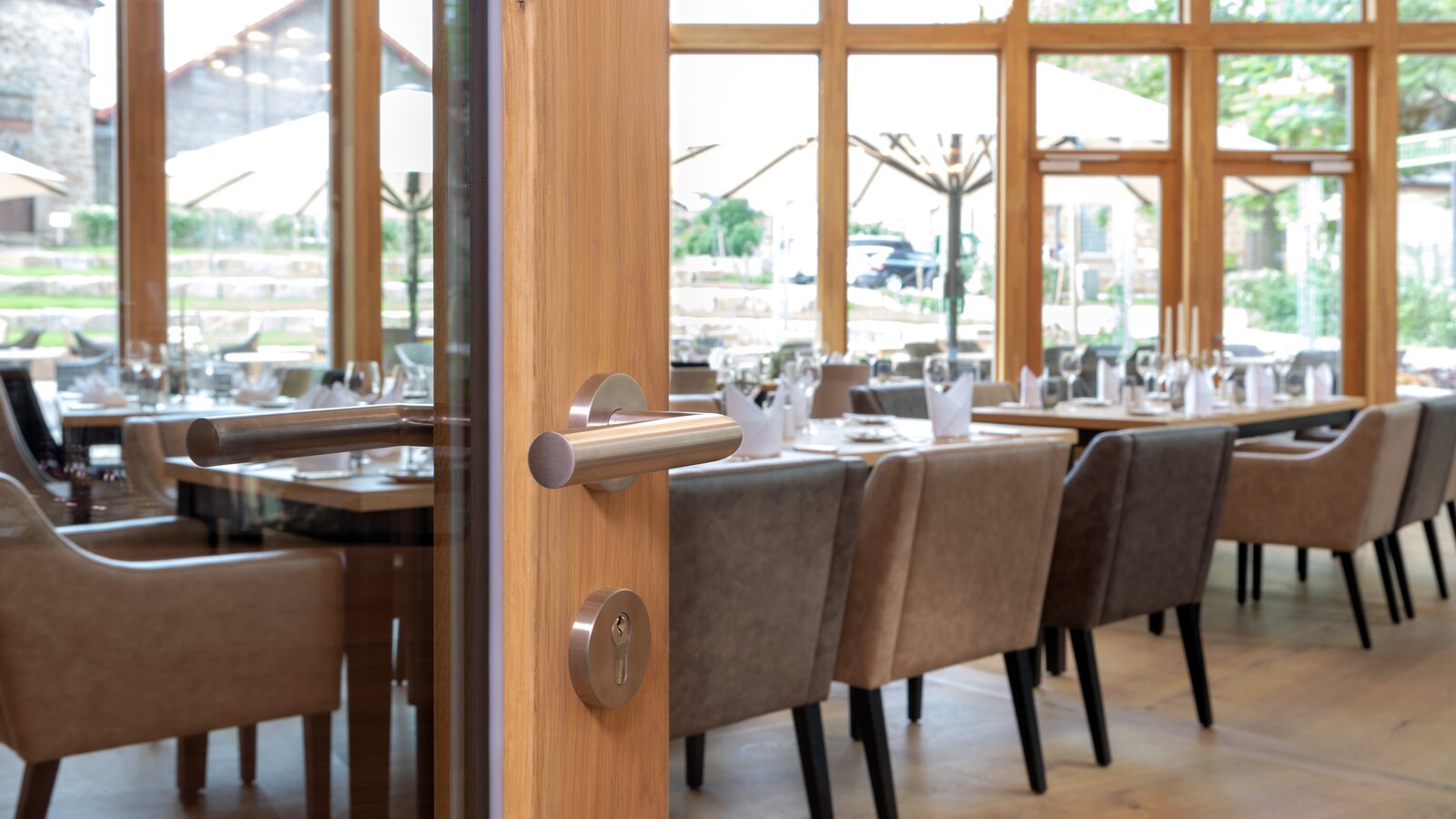 Landau Castle Fountain House Well house lock Landau, door equipped with lever handle system 162