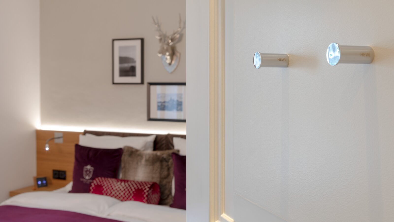 Landau Castle Fountain House System 162 chrome hook